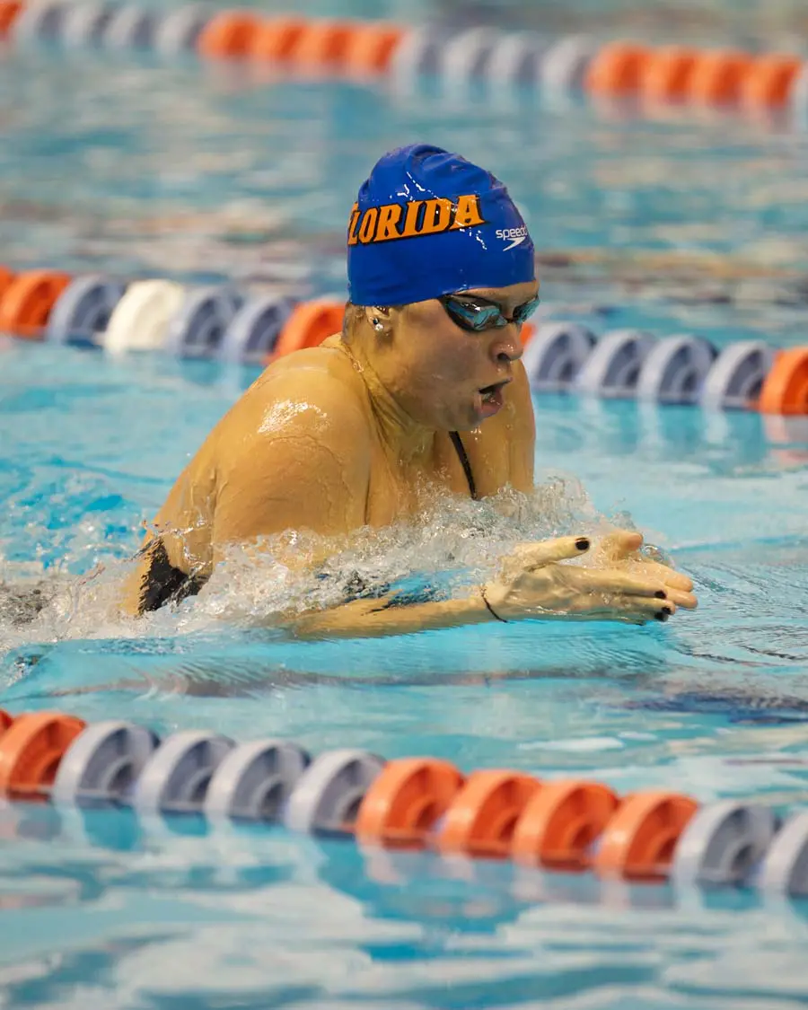 Elizabeth Beisel swimming