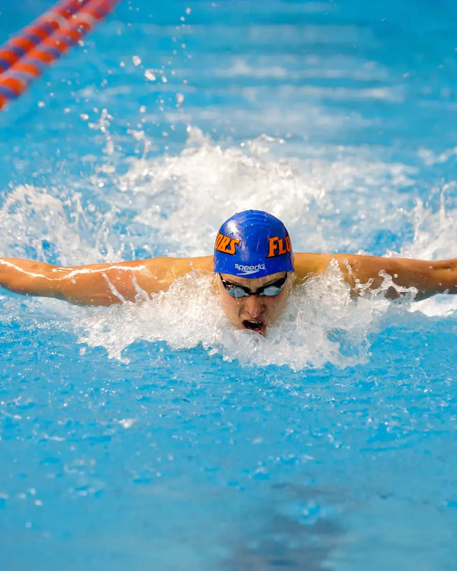 Marcin Cieslak swimming
